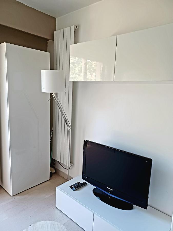 Studio A Nice Avec Piscine Bagian luar foto